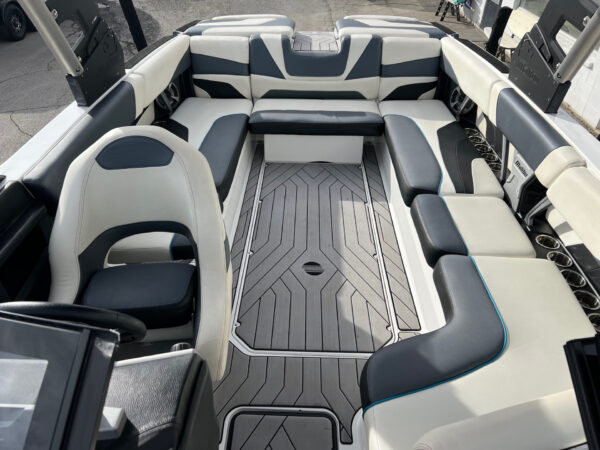 2018 24' Malibu "Wakesetter MXZ" Bowrider REDUCED - Image 11