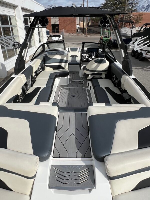 2018 24' Malibu "Wakesetter MXZ" Bowrider REDUCED - Image 14