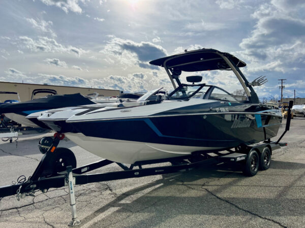 2018 24' Malibu "Wakesetter MXZ" Bowrider REDUCED - Image 4