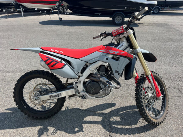 2020 Honda "CRF450R" Motorcycle REDUCED - Image 3