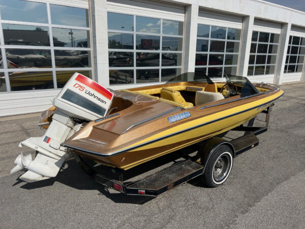 1979 19' Glastron-Carlson "CVZ" Bowrider - Image 4