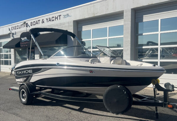 2009 19' Tracker Tahoe "Q51" Bowrider