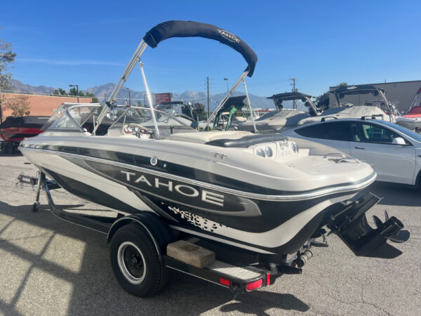 2009 19' Tracker Tahoe "Q51" Bowrider - Image 4