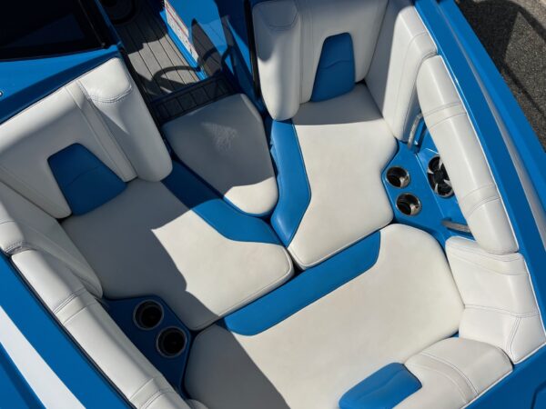 2019 21' Malibu "Wakesetter 21 MLX" Bowrider - Image 9