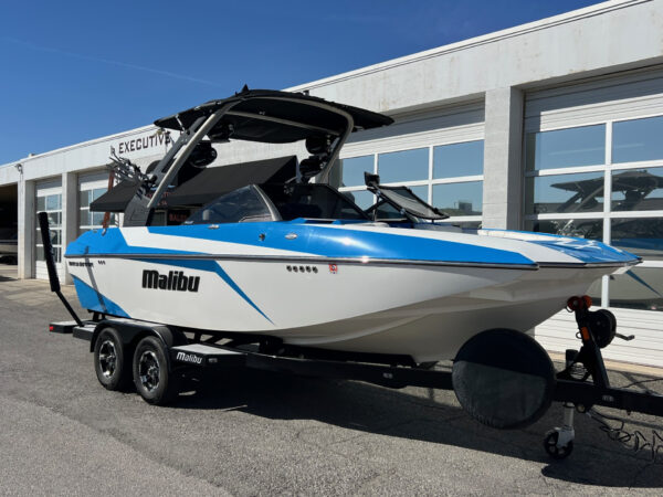 2019 21' Malibu "Wakesetter 21 MLX" Bowrider - Image 2