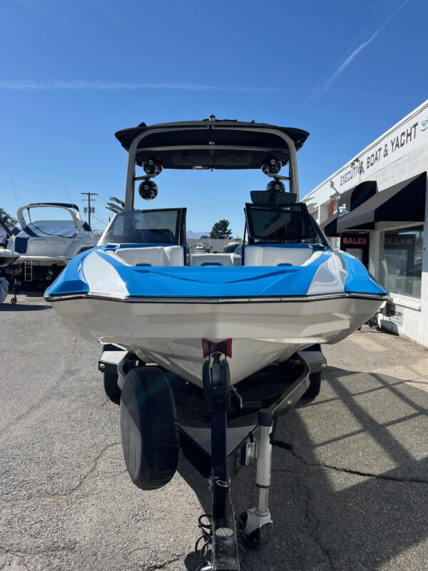 2019 21' Malibu "Wakesetter 21 MLX" Bowrider - Image 8