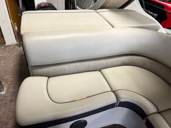 2019 25' Crest "Classic 250" Triple Toon Upper Sun Deck Hardtop - Image 40