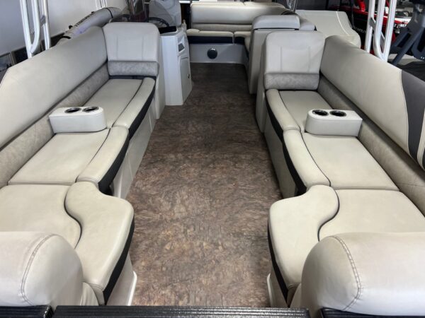 2019 25' Crest "Classic 250" Triple Toon Upper Sun Deck Hardtop - Image 23