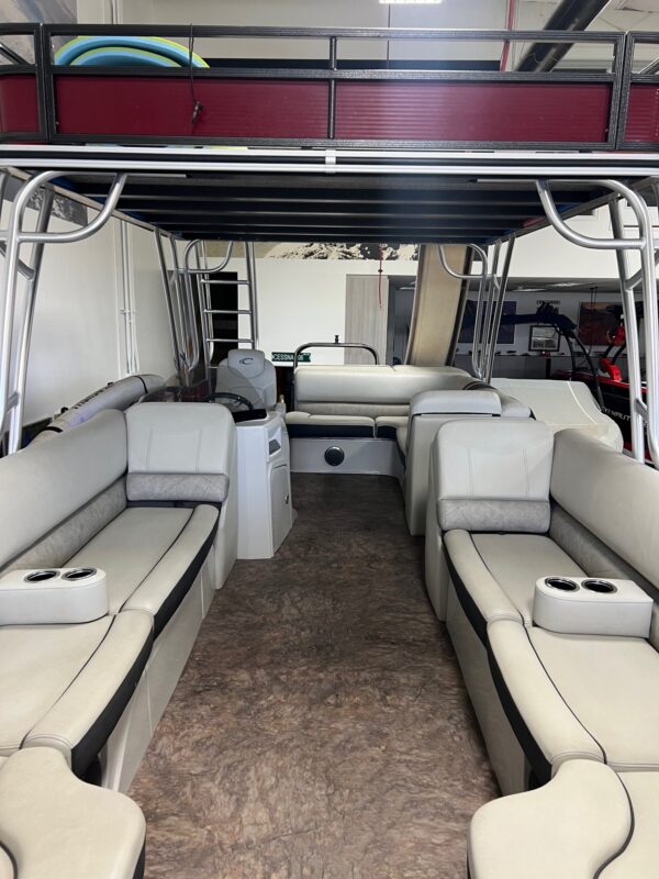 2019 25' Crest "Classic 250" Triple Toon Upper Sun Deck Hardtop - Image 24