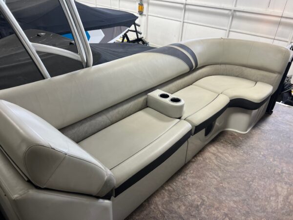 2019 25' Crest "Classic 250" Triple Toon Upper Sun Deck Hardtop - Image 29