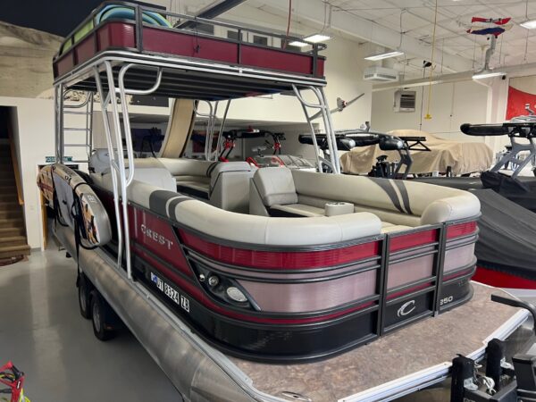 2019 25' Crest "Classic 250" Triple Toon Upper Sun Deck Hardtop