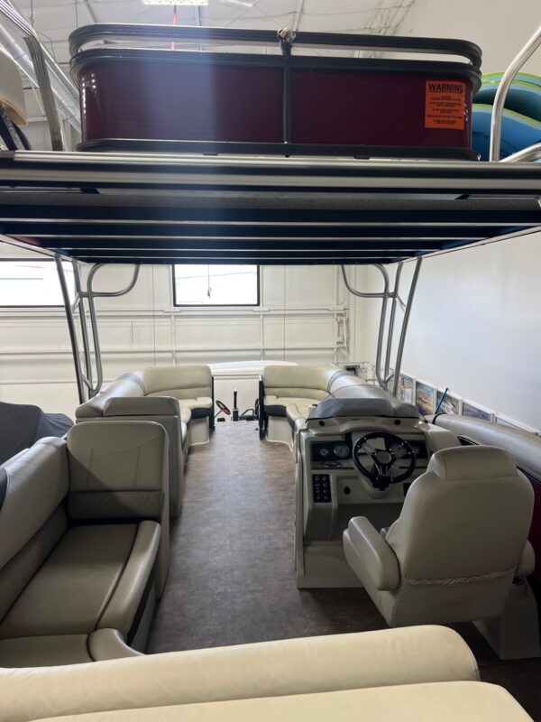 2019 25' Crest "Classic 250" Triple Toon Upper Sun Deck Hardtop - Image 15