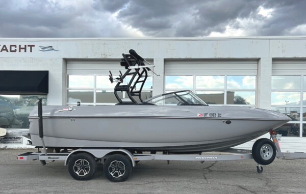 2021 22' Moomba "CRAZ" Bowrider