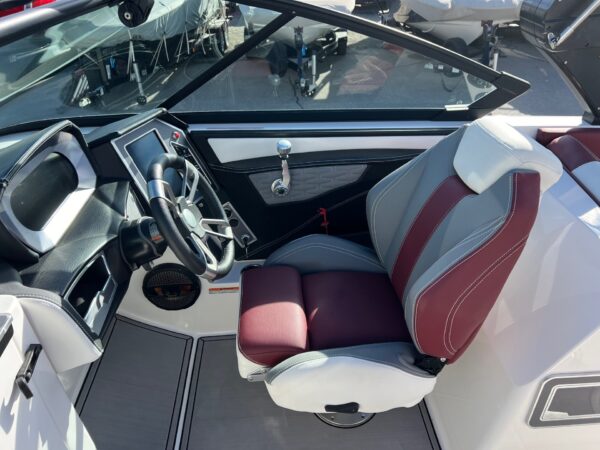 2023 26' MasterCraft "X26" Bowrider - Image 37