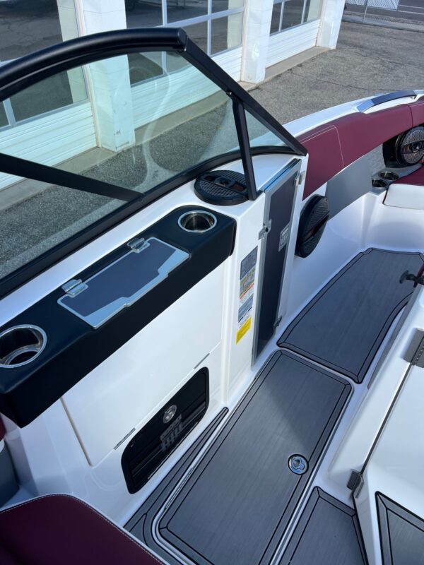 2023 26' MasterCraft "X26" Bowrider - Image 16