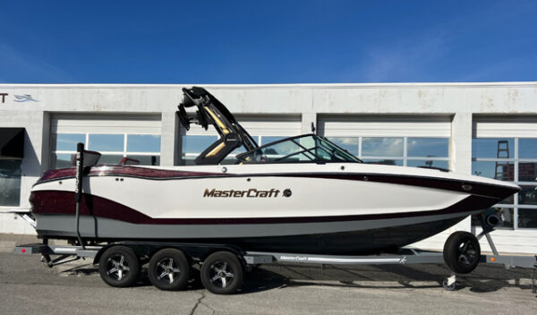 2023 26' MasterCraft "X26" Bowrider