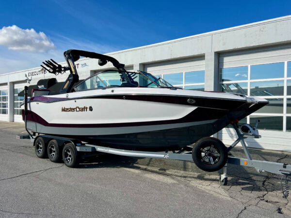 2023 26' MasterCraft "X26" Bowrider - Image 2