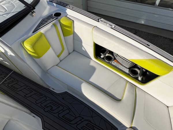 2018 25' Super Air Nautique "G25" Coastal Edition Bowrider - Image 17