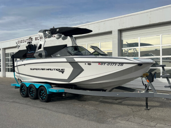 2019 25' Super Air Nautique "G25" Bowrider - Image 2