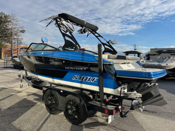 2018 23' Monterey "238 Surf" Bowrider - Image 6