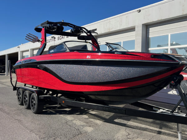 2018 25' Centurion "Ri257" Bowrider - Image 3