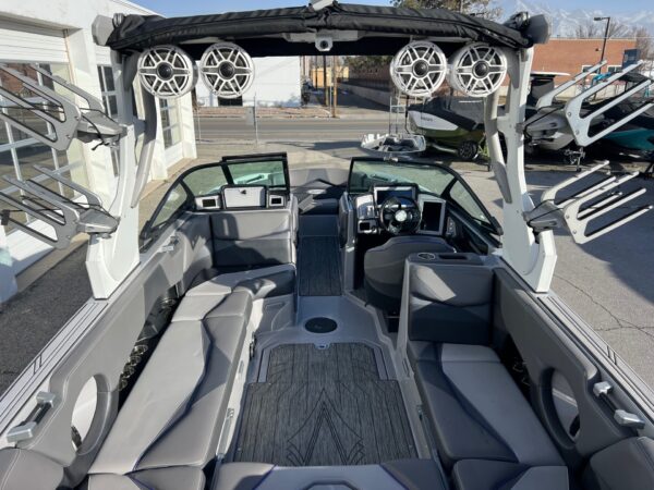 2019 24' Supra "SL550" Bowrider - Image 25