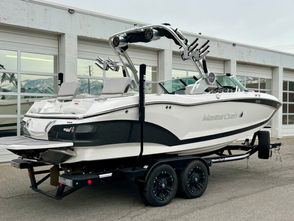 2021 22' MasterCraft "X22" Bowrider - Image 3