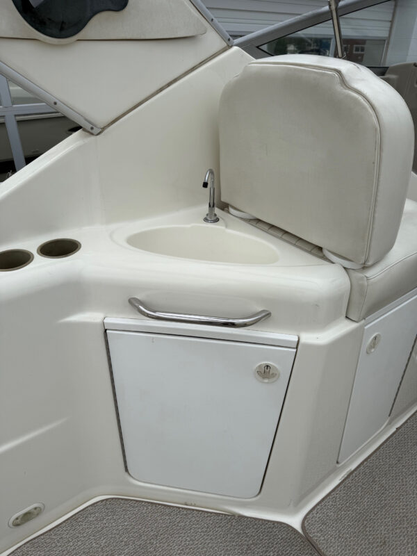 2000 30' Bayliner Cruiser "3055 Sunbridge" - Image 16