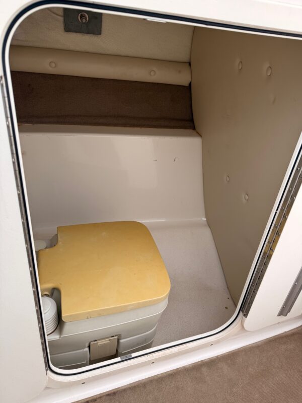 2001 24' Chaparral "240 SSI" Bowrider - Image 17