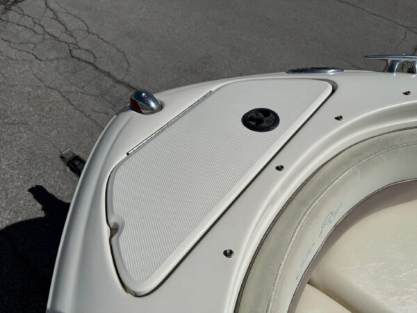 2002 22' Sea Ray "220 Bowrider" - Image 12