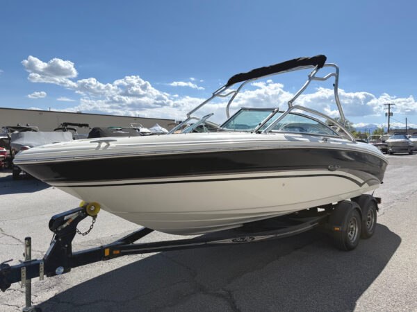 2002 22' Sea Ray "220 Bowrider" - Image 4