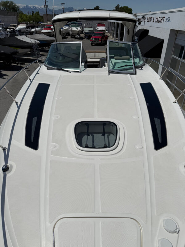 2018 35' Sea Ray "Sundancer 350 Axius" - Image 14