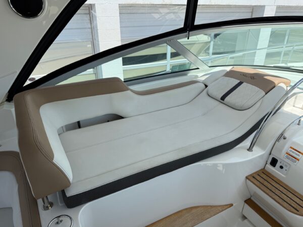 2018 35' Sea Ray "Sundancer 350 Axius" - Image 20