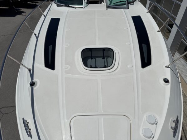 2018 35' Sea Ray "Sundancer 350 Axius" - Image 13