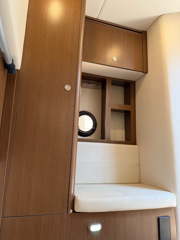 2018 35' Sea Ray "Sundancer 350 Axius" - Image 62
