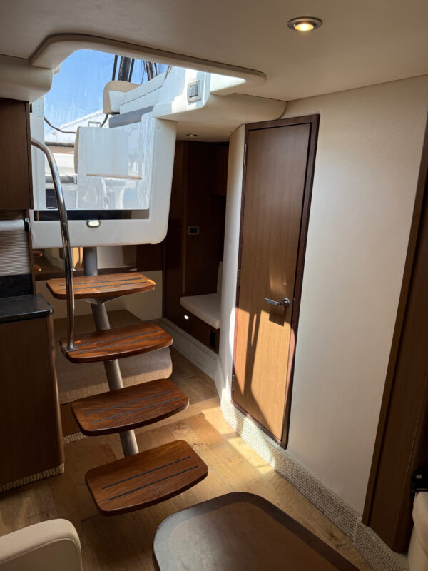 2018 35' Sea Ray "Sundancer 350 Axius" - Image 63
