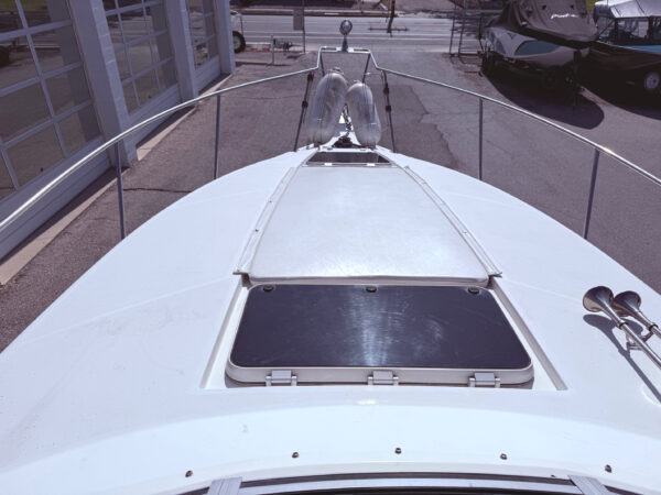 1991 28' Cruisers Yachts "Rogue 2870" - Image 12