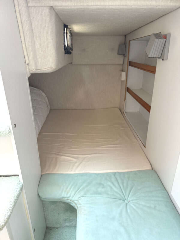 1991 28' Cruisers Yachts "Rogue 2870" - Image 24