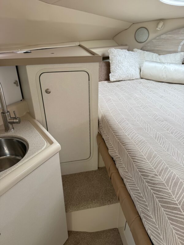 1998 28' Cruisers Yachts "2870 Rogue" - Image 39