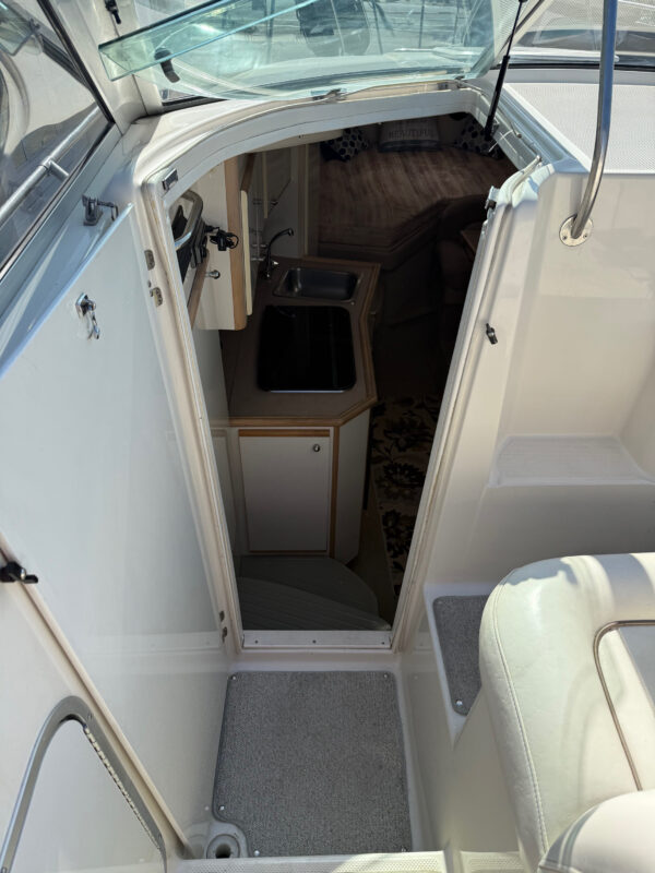 1998 28' Maxum "2800 SCR" Cruiser - Image 14