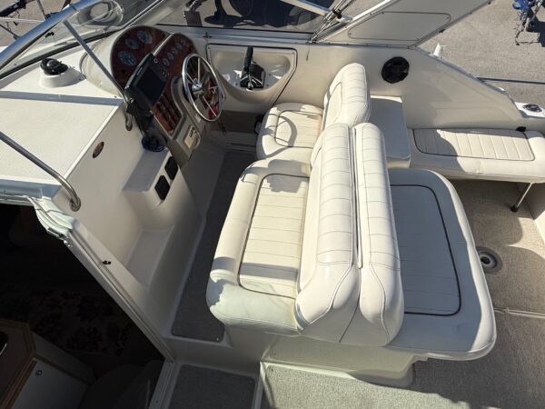 1998 28' Maxum "2800 SCR" Cruiser - Image 17