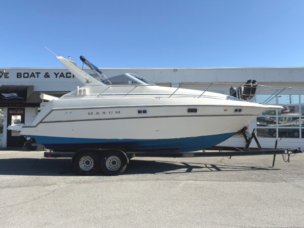 1998 28' Maxum "2800 SCR" Cruiser