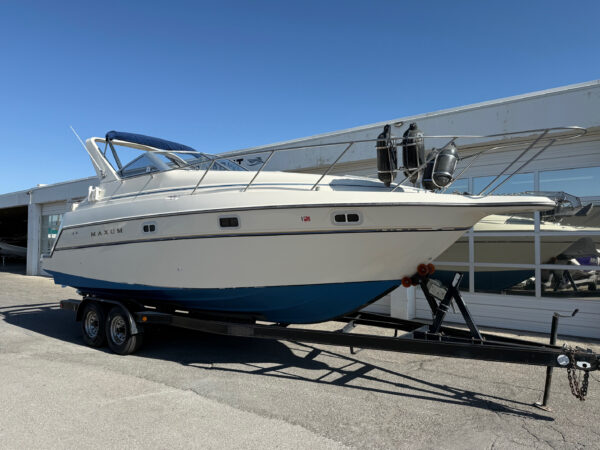 1998 28' Maxum "2800 SCR" Cruiser - Image 2