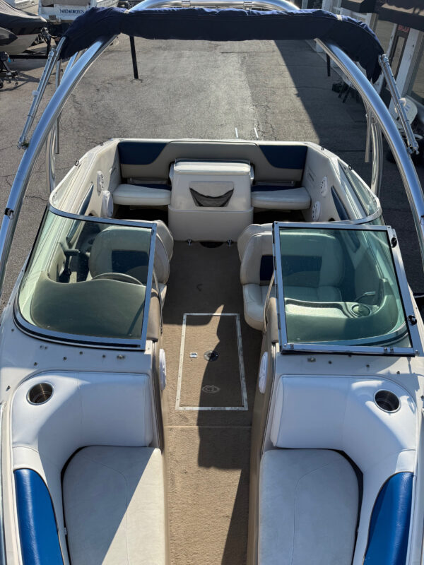 2000 20' Reinell "200" Bowrider - Image 12