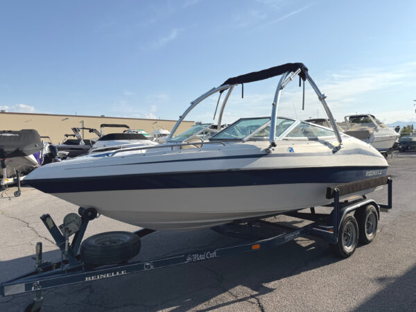 2000 20' Reinell "200" Bowrider - Image 4