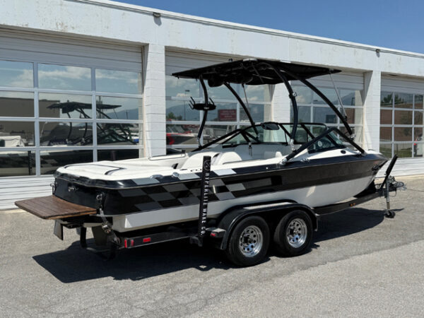 2000 22' Centurion "Elite Bowrider" - Image 3