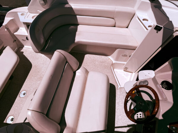 2000 27' Regal "Commodore 2760" - Image 25