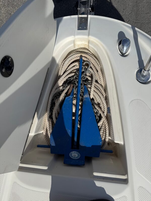 2001 19' Bayliner Capri "192 LX Sport Cuddy" - Image 11