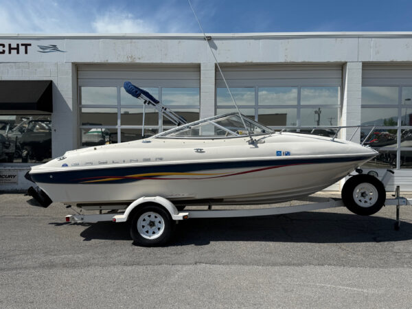 2001 19' Bayliner Capri "192 LX Sport Cuddy"