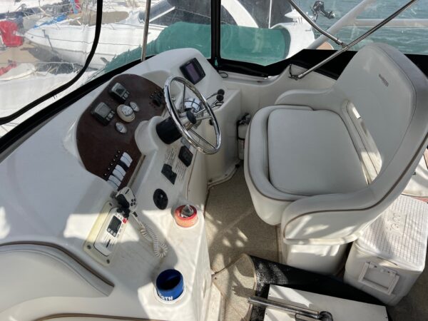 2007 33' Silverton "Convertible" - Image 32